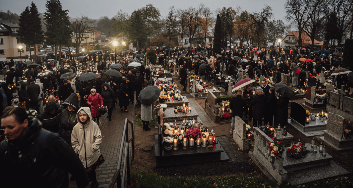 20241101-HannaFormela-procesja na cmentarz (25)